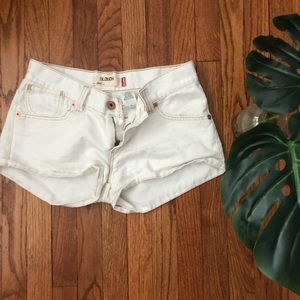 LEVIS 504 slouch shorts